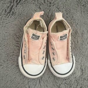 Toodler girls pink converse